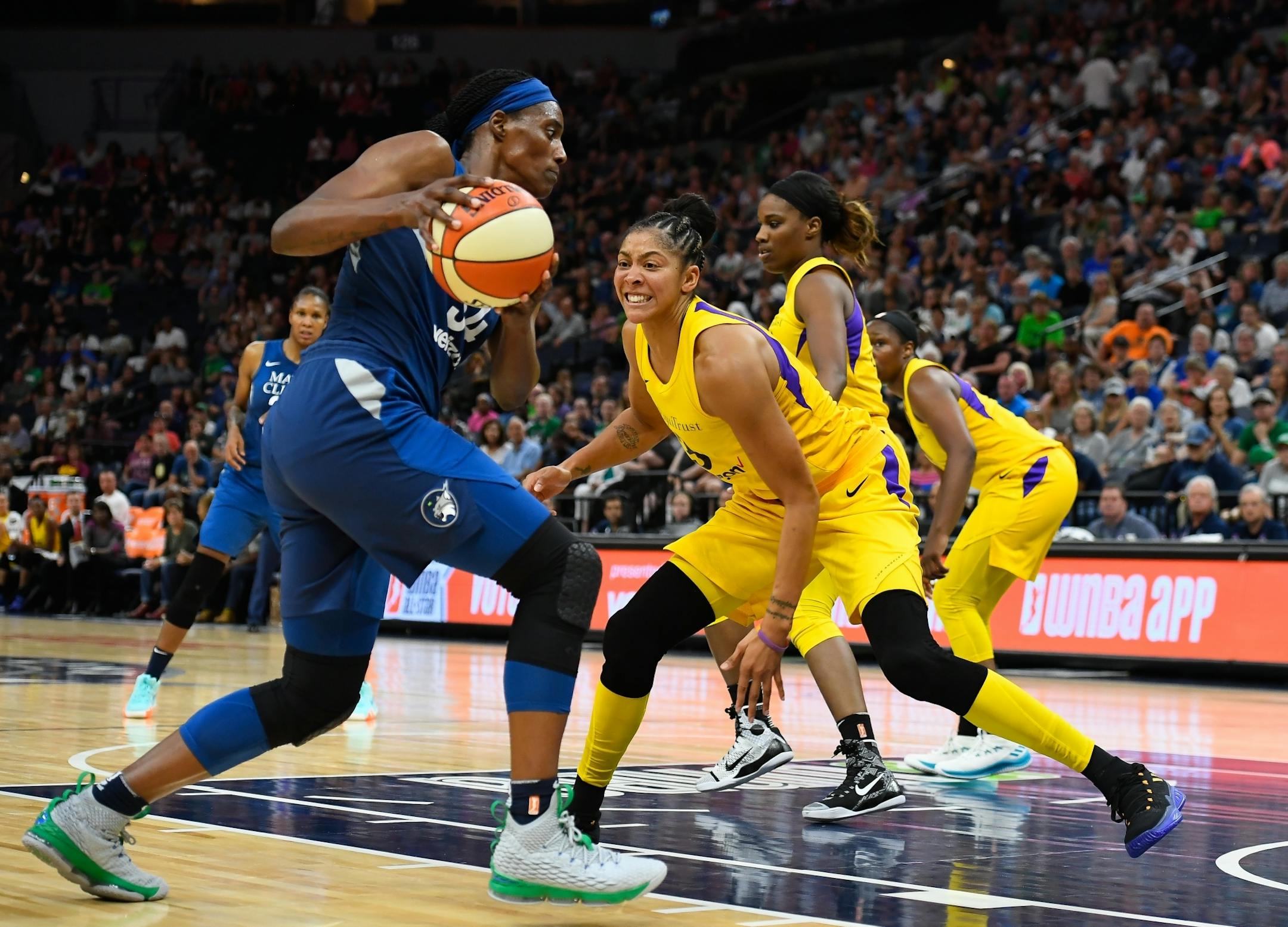Los Angeles Sparks forward Candace Parker (3) guarded Minnesota Lynx center Sylvia Fowles (34) in the fourth quarter Thursday.