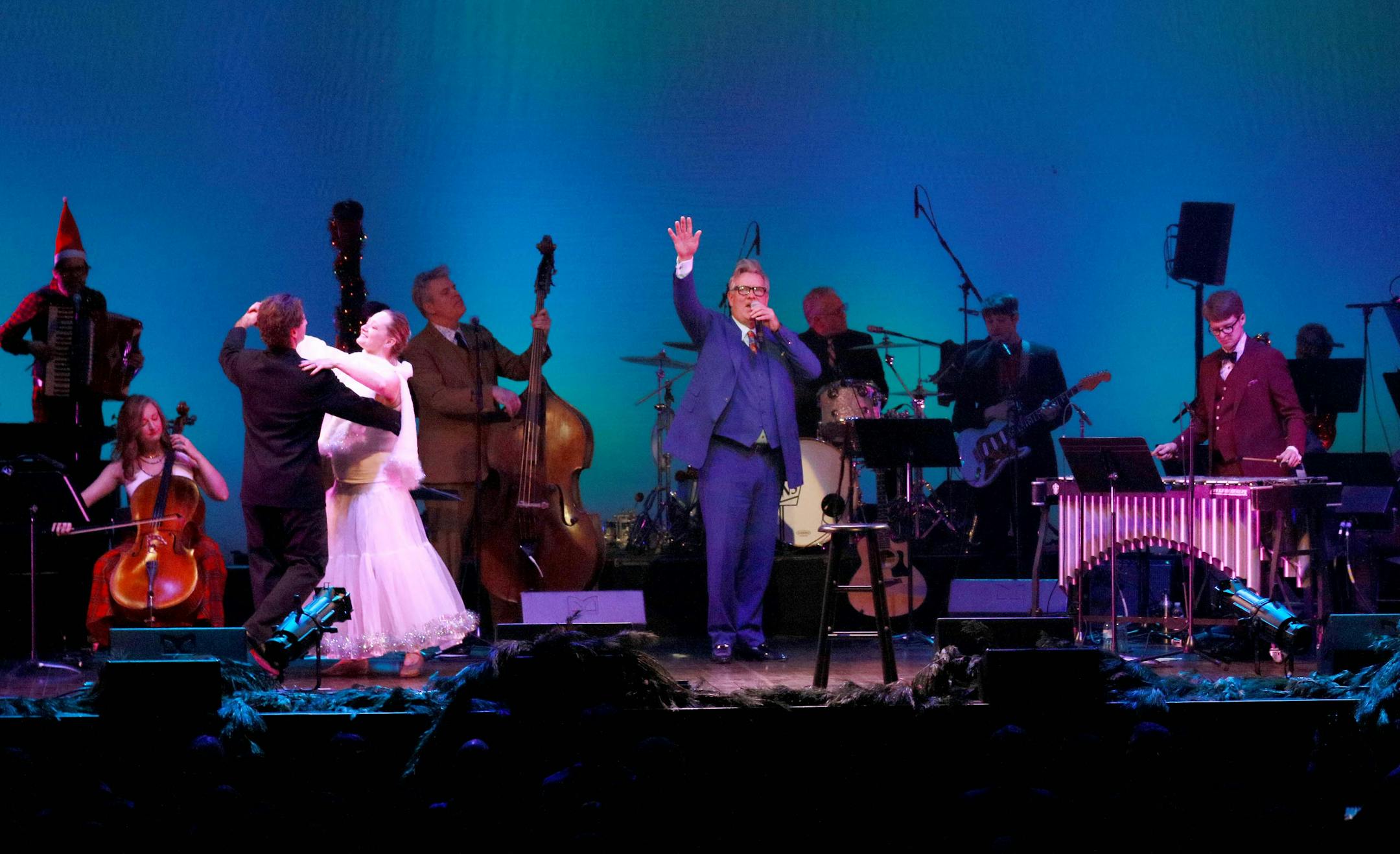 The New Standards holiday concert featuring Chan Poling out front, John Munson on bass and Steve Roehm on vibes at the State Theatre Friday, Dec. 7, 2018, in Minneapolis, MN. DAVID JOLES ï david.joles@startribune.com Review of the first of three holiday concerts by the New Standards at State Theatre