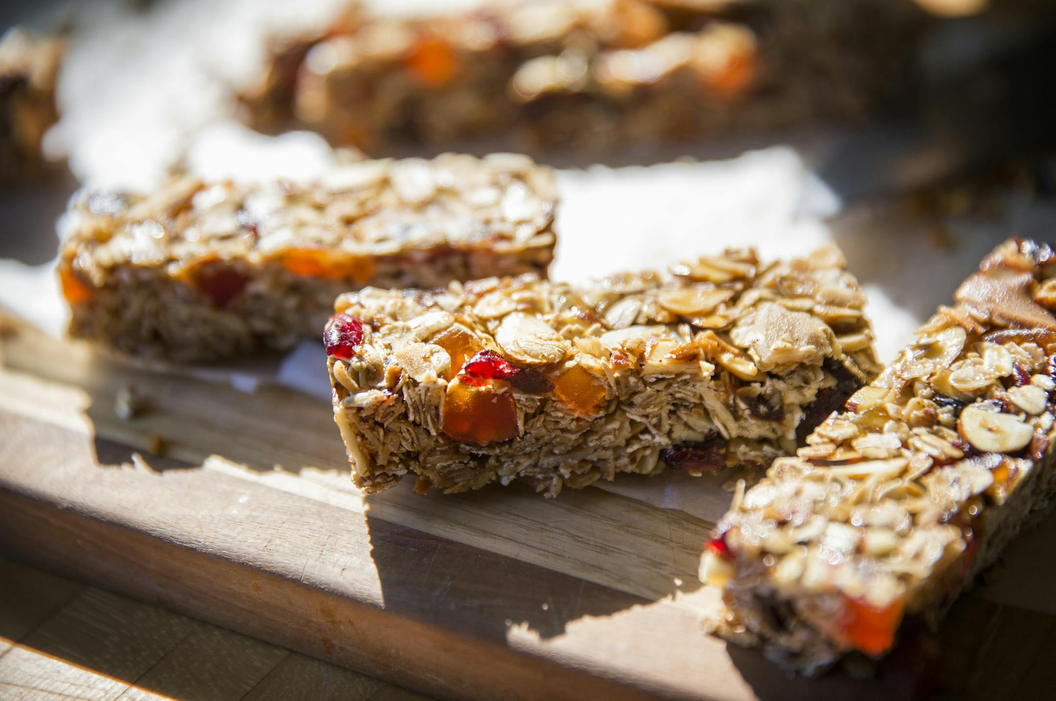 Baking Central comes up with granola bars for school breakfasts and lunches. Photographed on Thursday, September 10, 2015. ] LEILA NAVIDI leila.navidi@startribune.com /