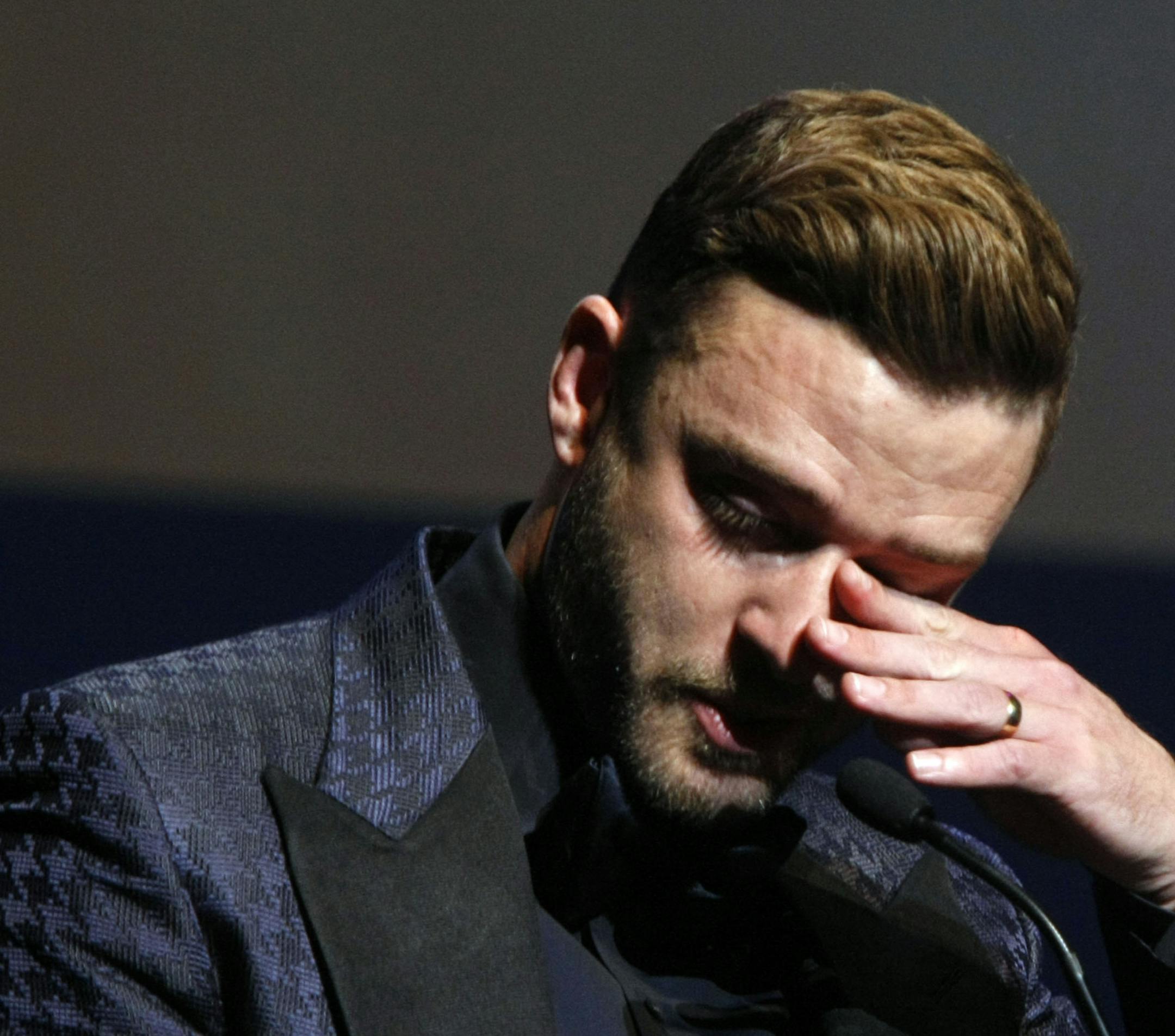 Justin Timberlake becomes emotional as he gave thanks during the Memphis Music Hall of Fame induction ceremony Saturday, Oct. 17, 2015, in Memphis, Tenn. (AP Photo/Karen Pulfer Focht)