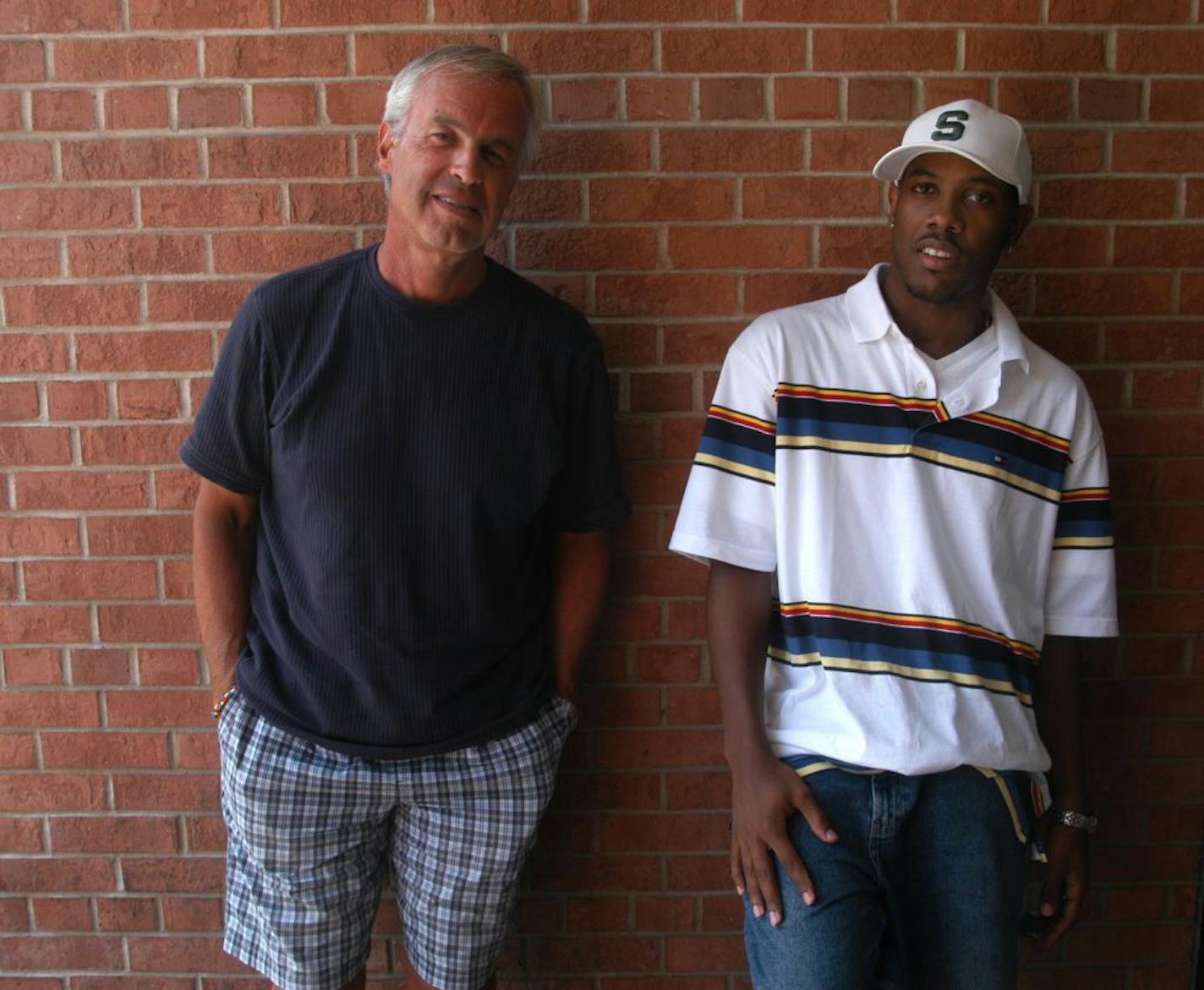 L to R The two winners of $25,000 screenwriting prize from McKnight, radio personality Bob Yates, and a young Minneapolis man named Michael Starrbury . GENERAL INFORMATION: St Paul,MN Thursday 7/3/2003 two winners of $25,000 screenwriting prize from McKnight, radio personality Bob Yates, and a young Minneapolis man named Michael Starrbury . Yates screneplay is a bout a woman pro wrestler named Big Brenda and Starrbury's is about a young man trying to stay out trouble in the city amid lots of tem