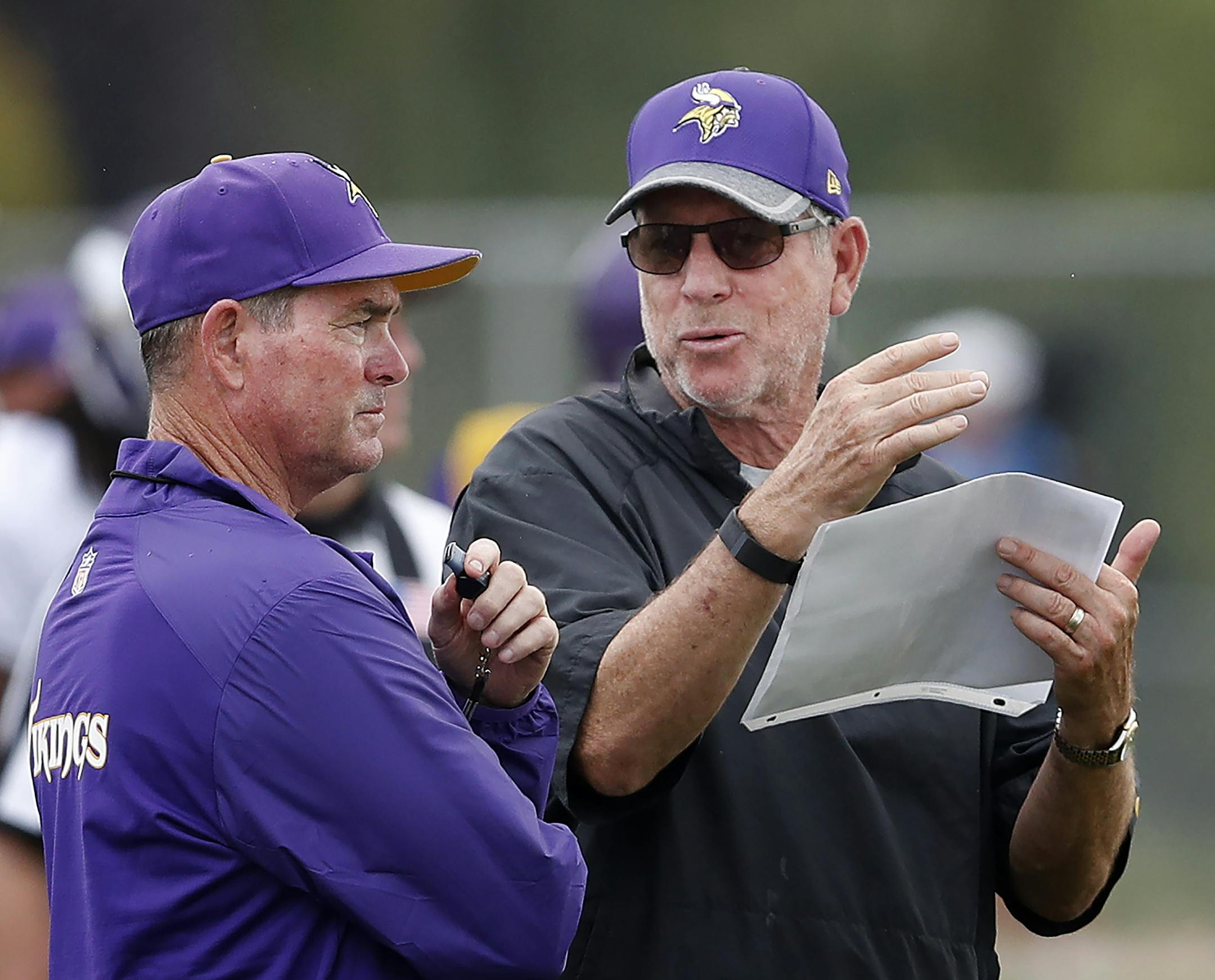 Head coach Mike Zimmer and offensive coordinator Norv Turner during the afternoon practice. ] CARLOS GONZALEZ cgonzalez@startribune.com - August 1, 2016, Mankato, MN, Minnesota State University, Mankato, Minnesota Vikings Training Camp