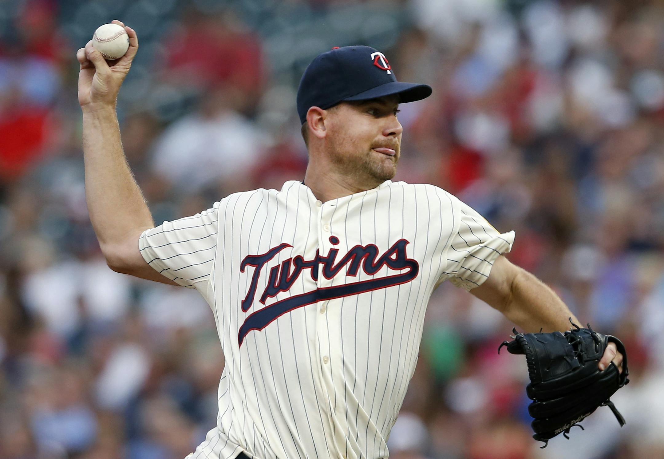 Minnesota Twins starting pitcher Mike Pelfrey played against the Texas Ranger earlier in the month at home.