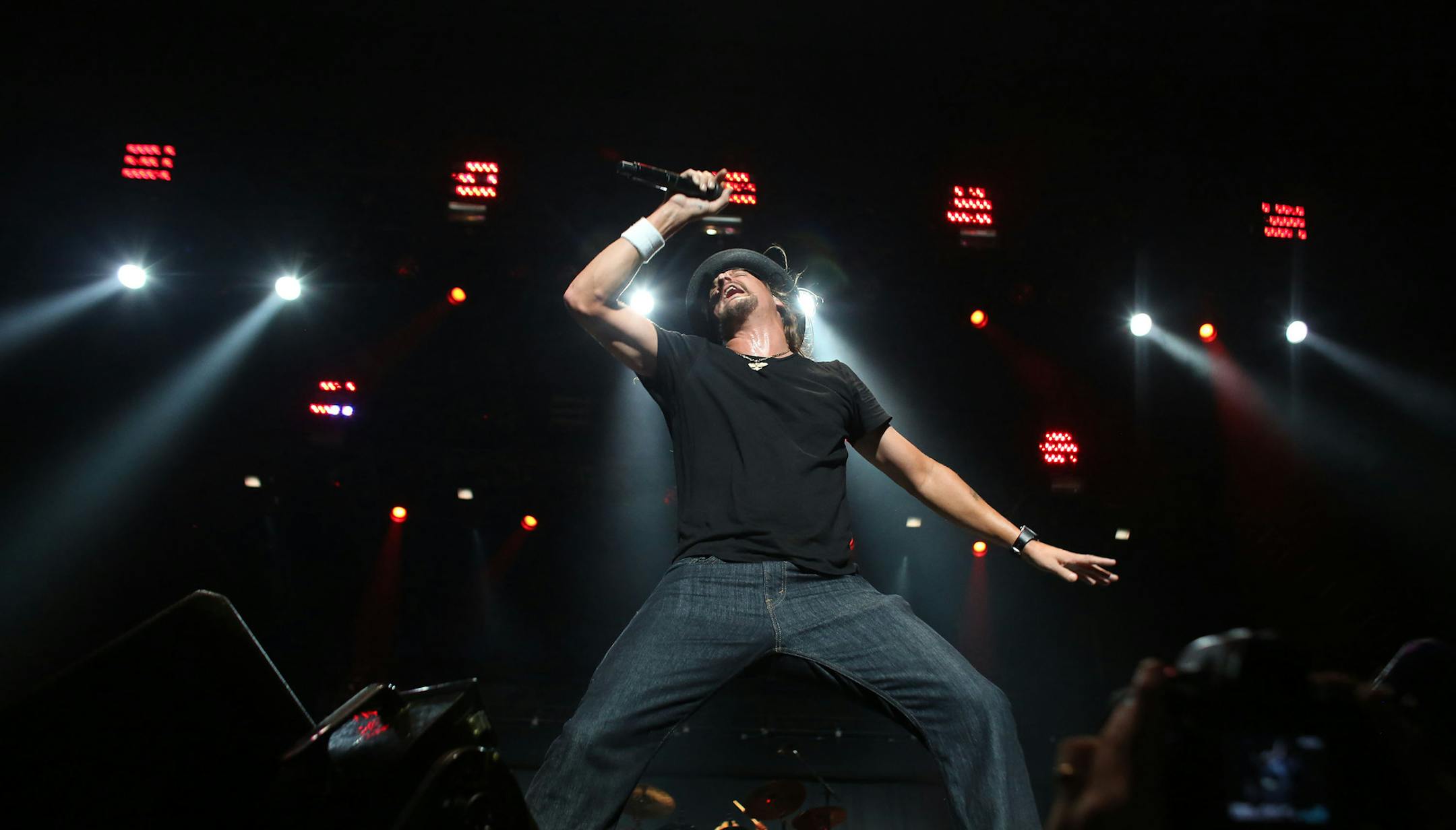 Kid Rock performed to a sold out crowd at the Grandstand at the State Fair. ] (KYNDELL HARKNESS/STAR TRIBUNE) kyndell.harkness@startribune.com Minnesota State Fair in Falcon Heights Min., Saturday, August, 23, 2014.