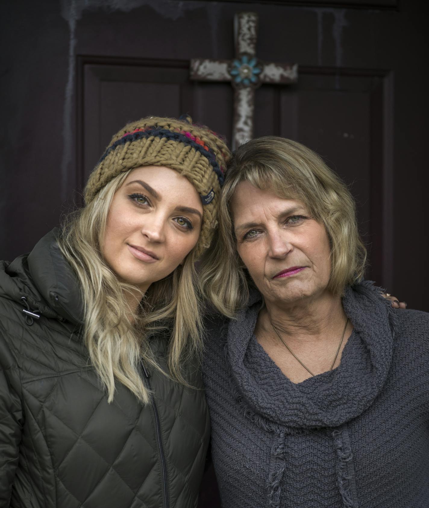 Robin Hanson and Cara Craig, are mother and sister of heroin overdose victim Daniel Hanson, who died in 2017 shortly after he was released from the Hennepin County Workhouse.]Richard Tsong-Taatarii/Richard&#x2022;Tsong-Taatarii@startribune.com