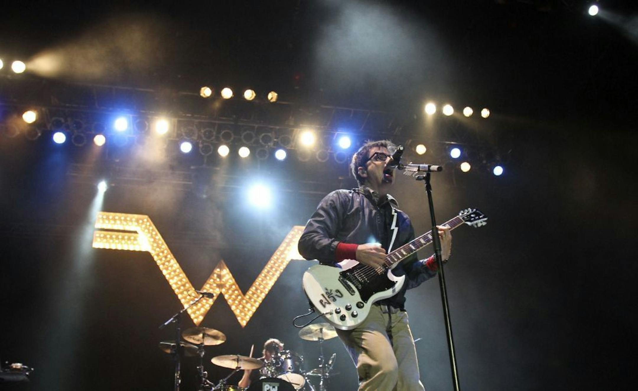 Weezer performed Saturday night at the State Fair grandstand.