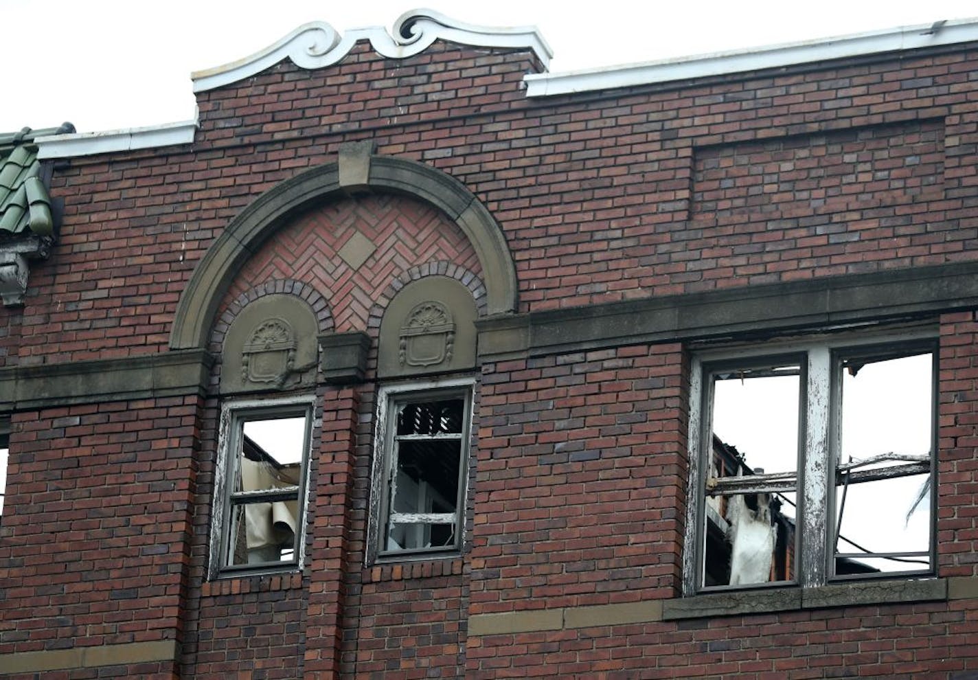 The damaged Francis Drake Hotel, site of a Christmas Day fire in Minneapolis.