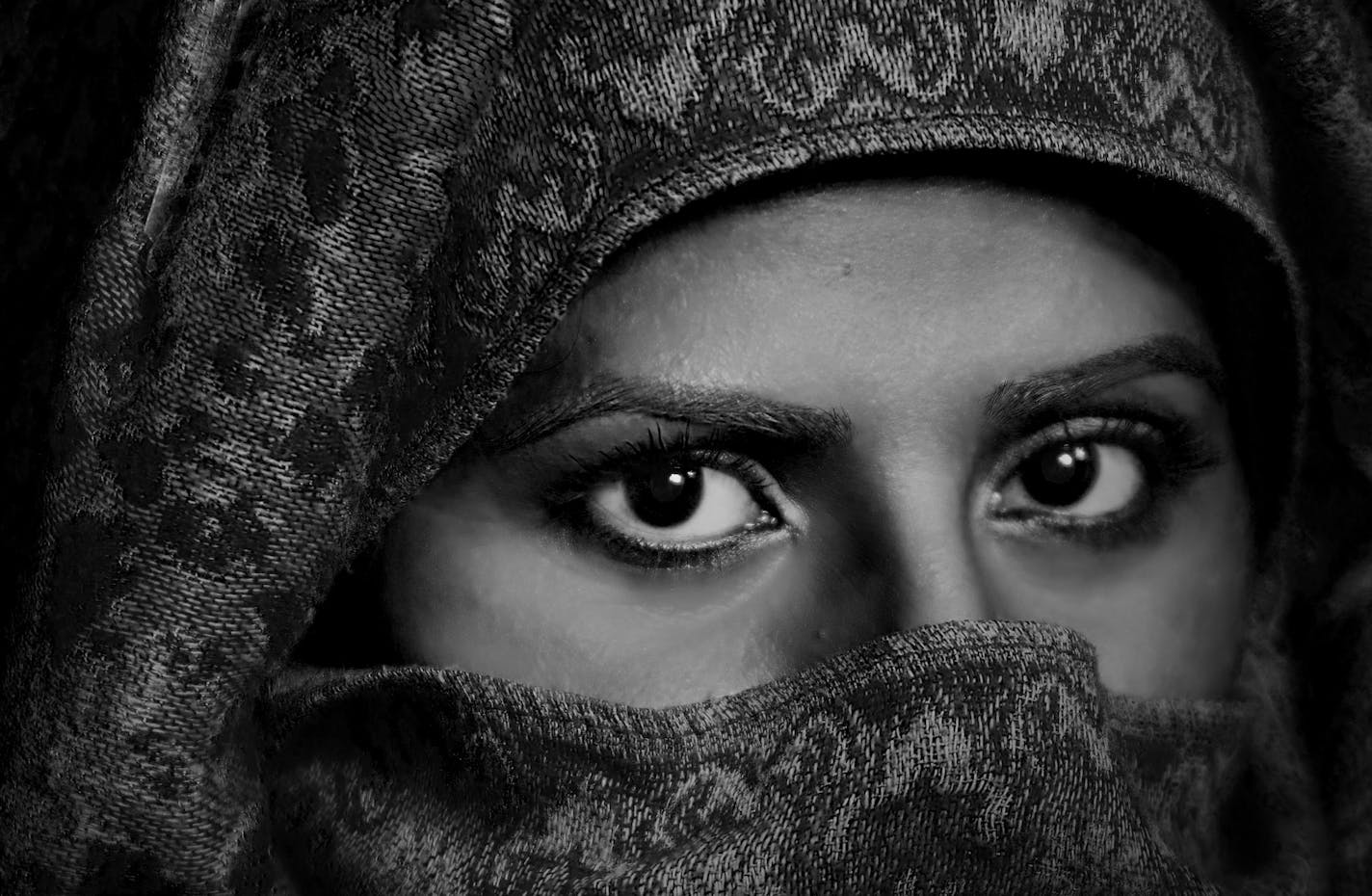 , headscarf, refugees, syria, close up eyes, traditional woman