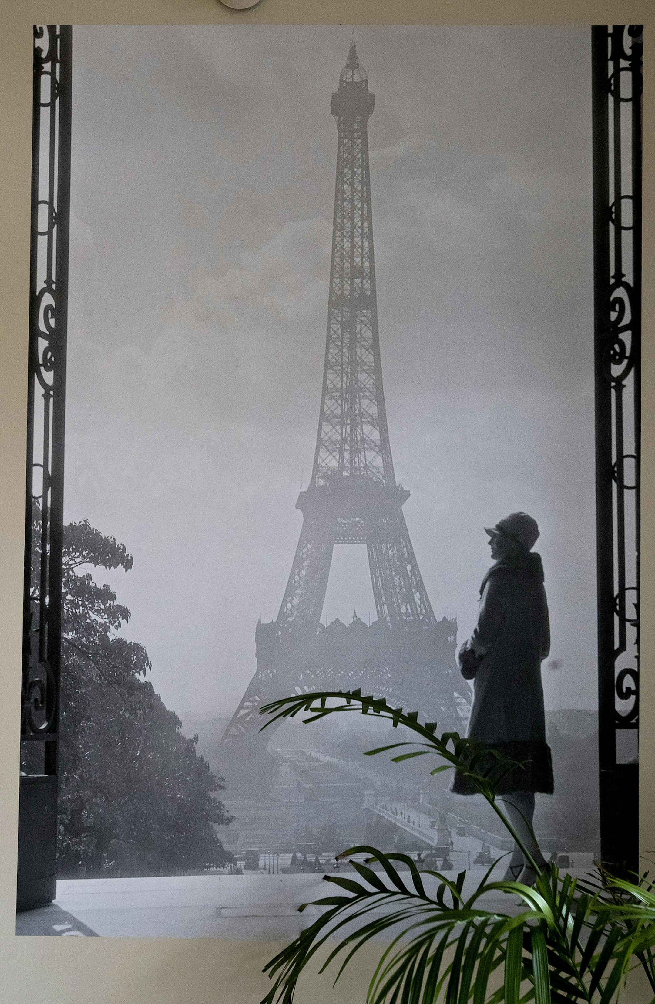 Paris inspired art at the apartment of designer Sue Hunter. ] CARLOS GONZALEZ cgonzalez@startribune.com - December 19, 2016, Minnetonka, MN, A designer finds herself renting an apartment between long-term homes and shows what can be done to infuse personal style into a rental. Sue Hunter