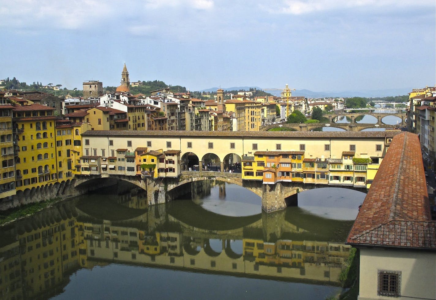 Ponte Vecchio is one of the sights of Florence, Italy. (Virtual Tourist/MCT) ORG XMIT: 1150950