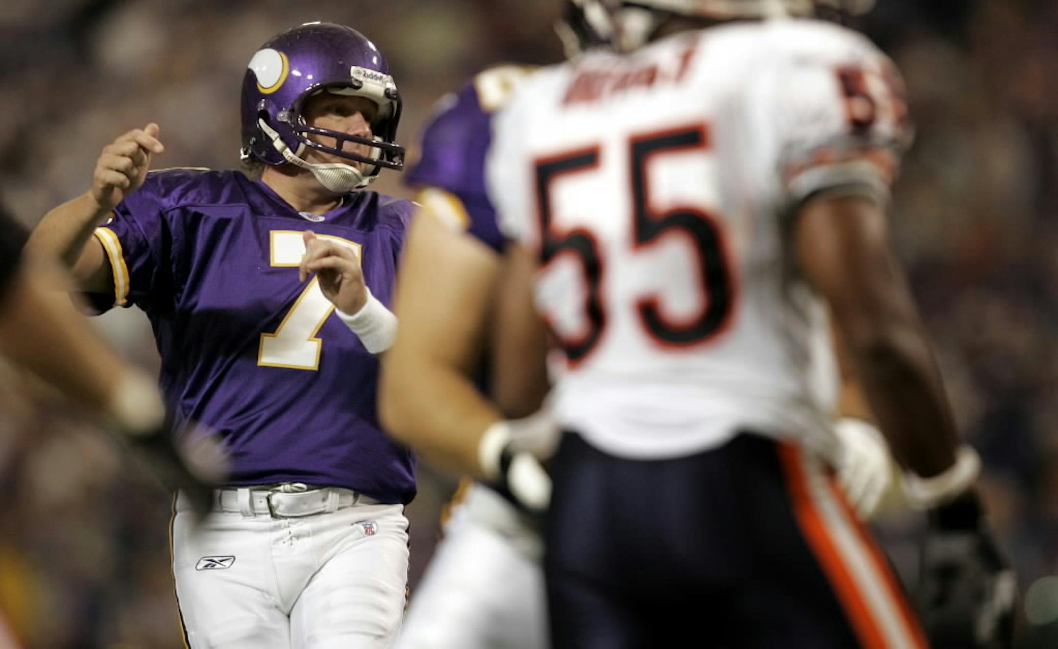 Kicker Morton Andersen, the NFL's all-time scorer, shown in 2004 when he played for the Vikings.