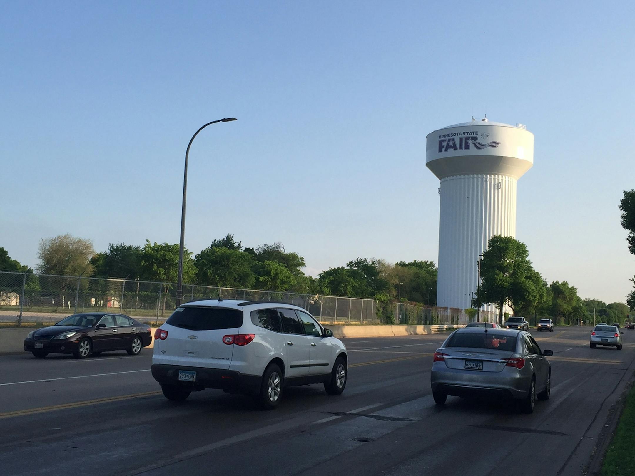 Traffic was moving normally after a crash killed two people on Snelling Ave. in St. Paul on Tuesday, May 24, 2016.