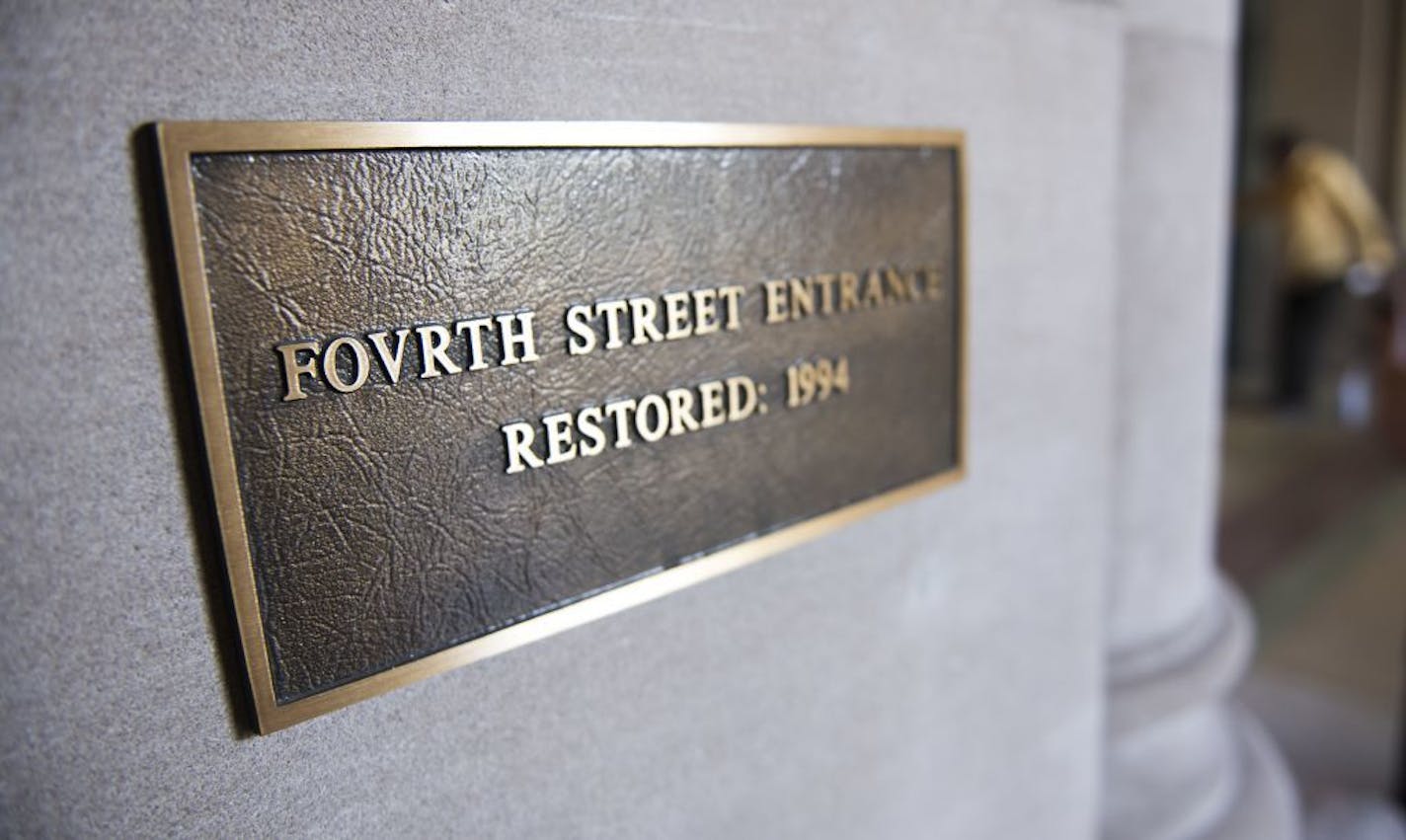 The plaque stating "Fovrth Street Entrance" in the entrance read along 4th Street is not spelled incorrectly, but was the old way the street was named.