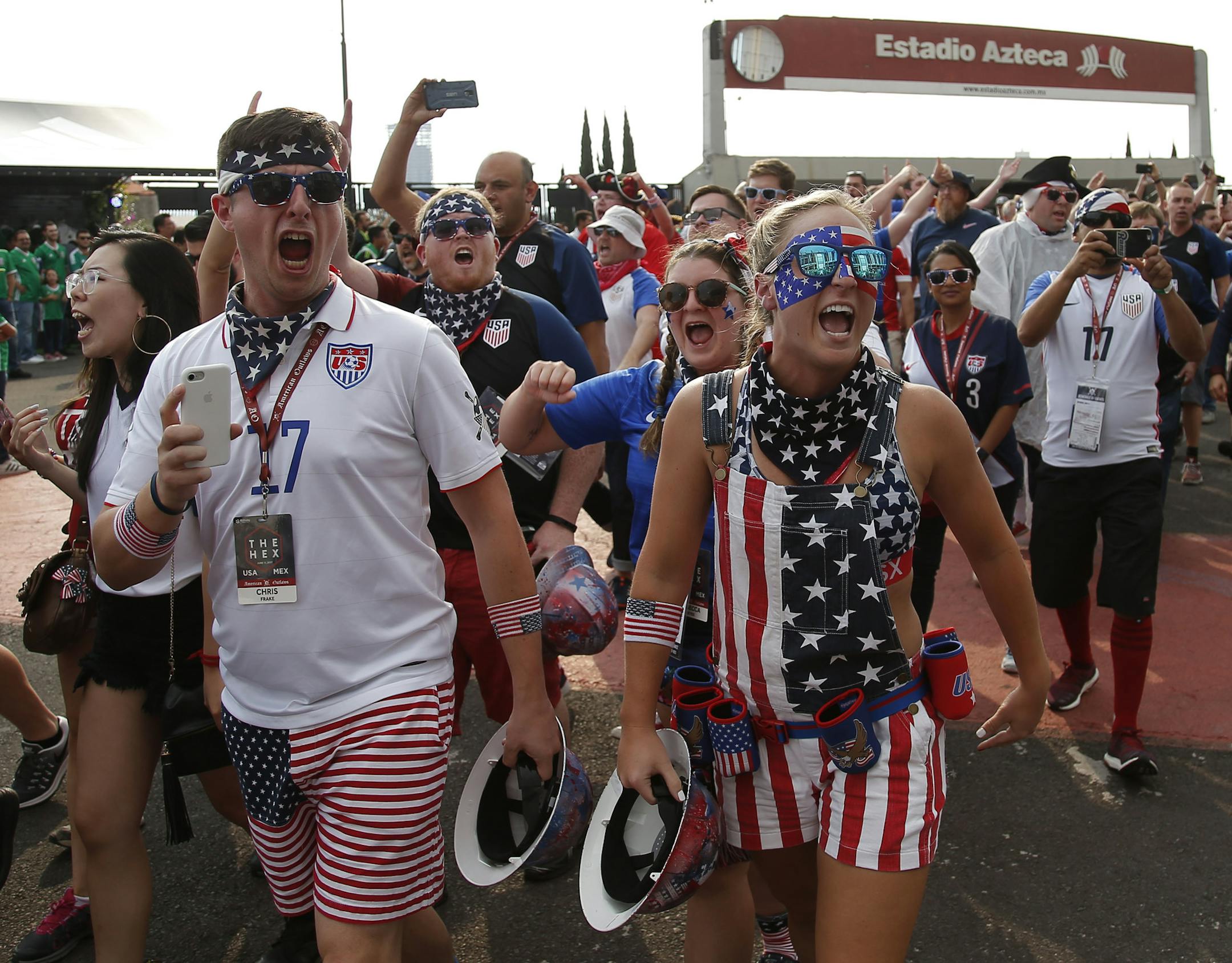 United State's fans arrive to the Azteca Stadium prior to a 2018 Russia World Cup qualifying soccer match between Mexico and the U.S. in Mexico City, Sunday, June 11, 2017. (AP Photo/Eduardo Verdugo)
