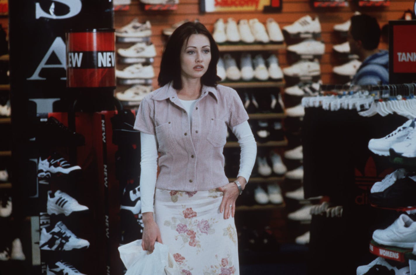 Shannen Doherty stars in the 1995 movie "Mallrats." Photo by Carlo Ontal, courtesy of Gramercy Pictures.