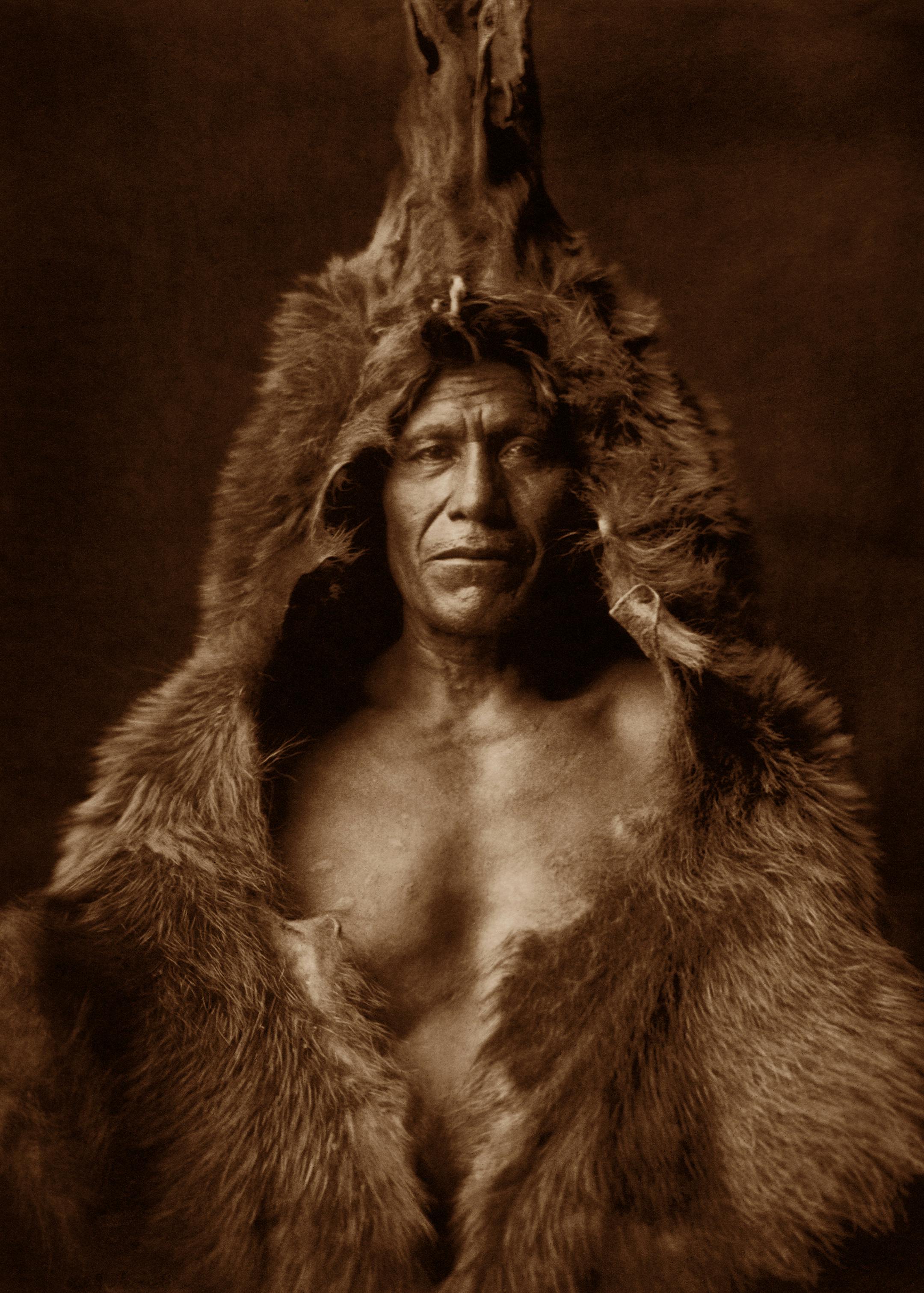 Edward R. Curtis' 1908 portrait ‚ÄúBear‚Äôs Belly ‚Äî Arikara‚Äù