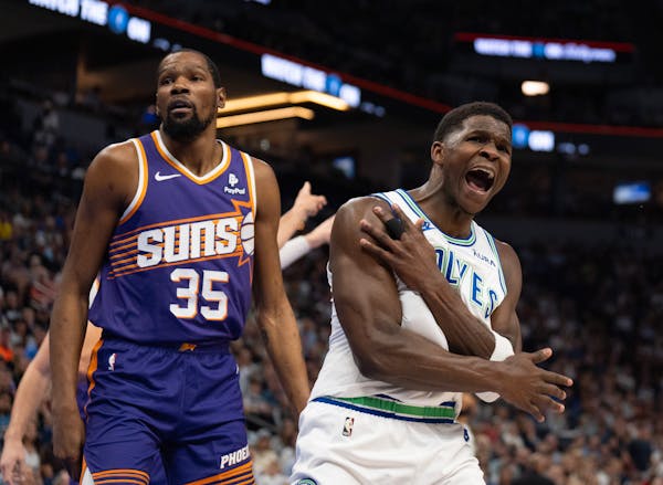 Suns scorch Wolves to sweep season series, set up playoff rematch
