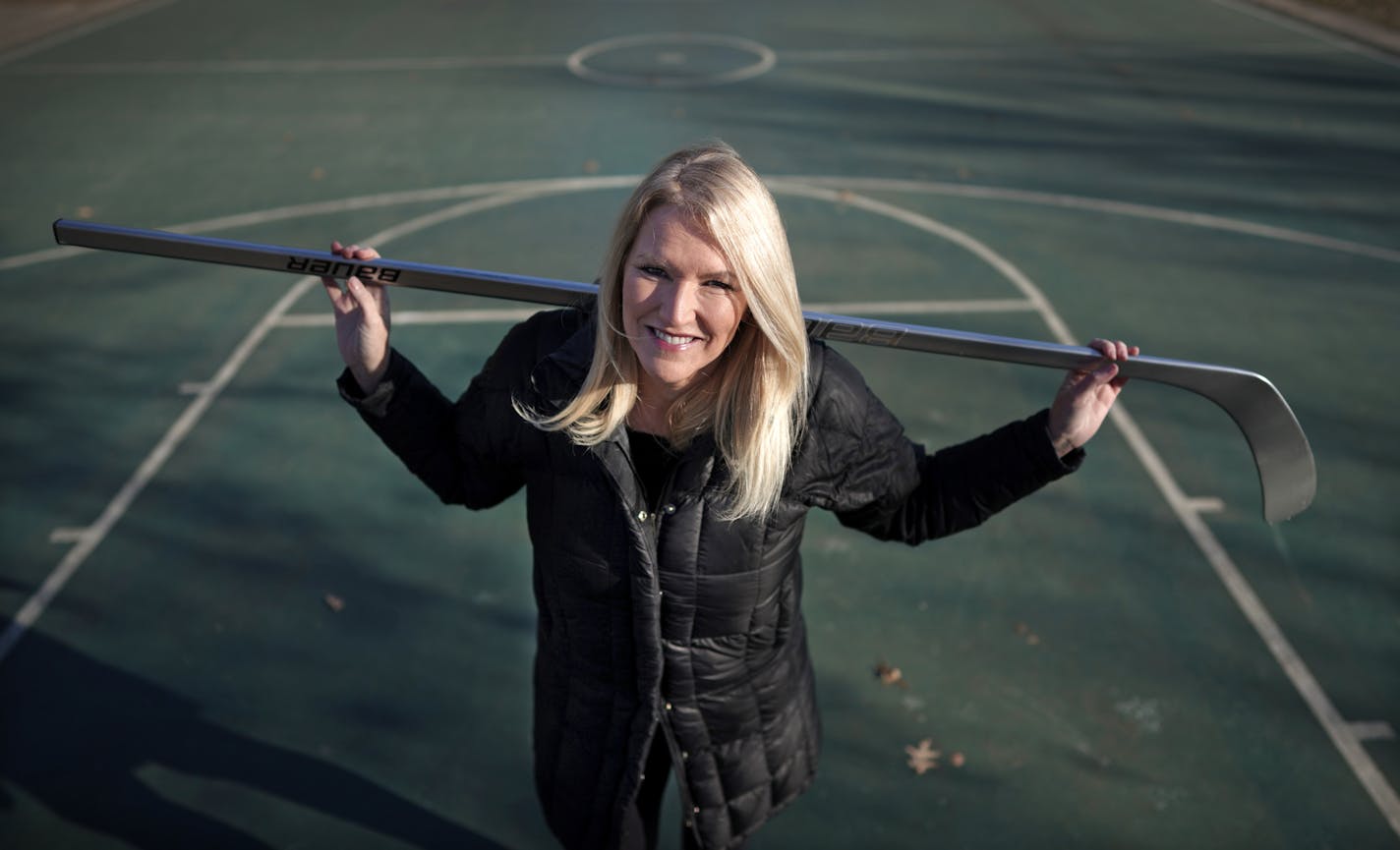 Standing on an empty neighborhood basketball court, Fox9 sports reporter Dawn Mitchell, is working from home during the Covid-19 crisis. ] Brian Peterson Travel
brian.peterson@startribune.com
Minneapolis, MN Friday, March 20, 2020