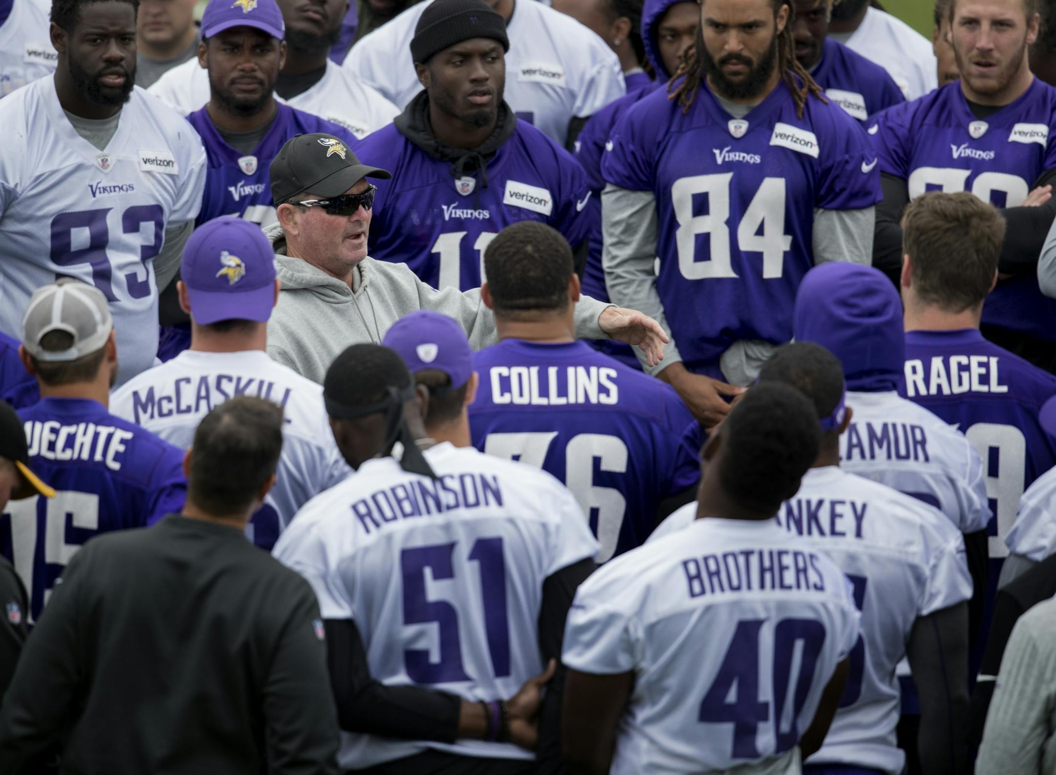 Minnesota Vikings head coach Mike Zimmer spoke to the team during the morning practice.