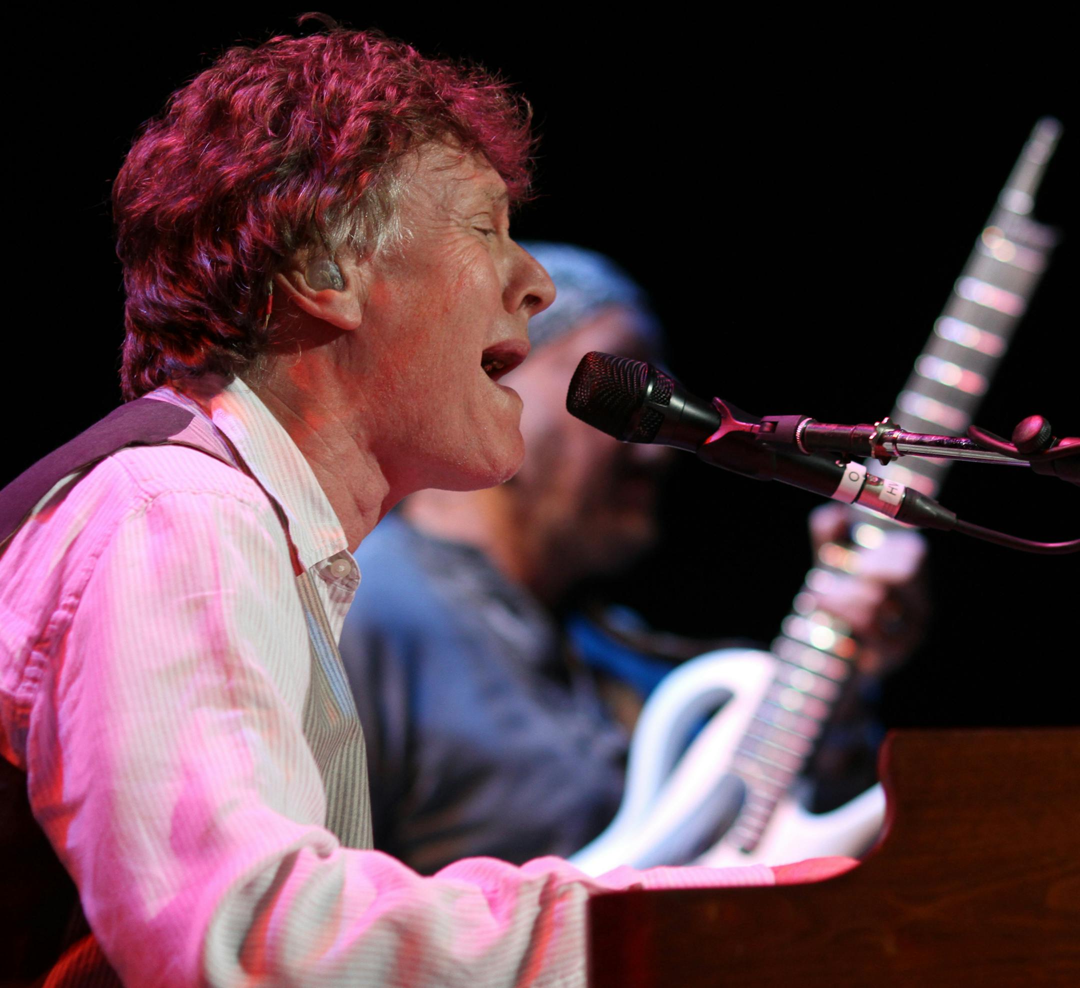 BRUCE BISPING • bbisping@startribune.com St. Paul, MN., Wednesday, 6/30/2010] Steve Winwood sang during the opening act for Santana at the Xcel Energy Center.