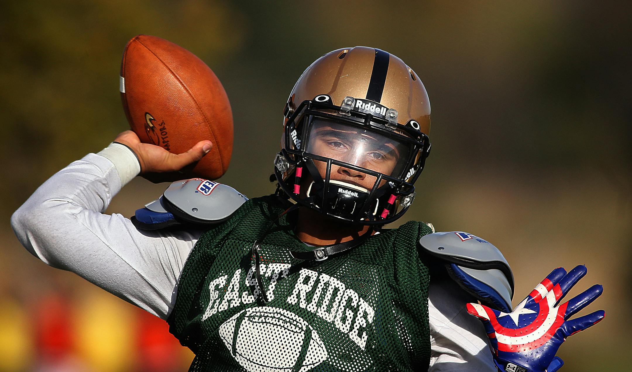 East Ride junior quarterback Seth Green practiced with the team at the school recently. ] JIM GEHRZ ‚Ä¢ jgehrz@startribune.com / Minneapolis, MN / Oct. 8, 2014 / 12:00 PM / BACKGROUND INFORMATION: Spotlight game advance, East Ridge at Mounds View. Focus on East Ride junior QB Seth Green, set to announce his college choice next week.