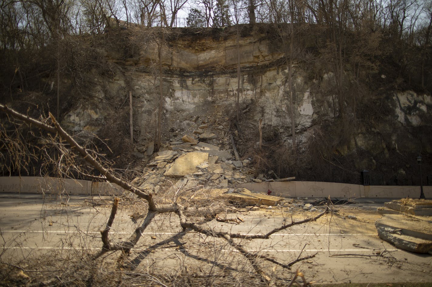 The spot on Wabasha St. that is closed due to debris from the land slide. ] JEFF WHEELER &#xef; jeff.wheeler@startribune.com A portion of the bluff broke off above Wabasha St. on St. Paul's West Side over the weekend, closing the street until city engineers decide whether to preemptively remove some more of the bluff to prevent another landslide. The aftermath was photographed Tuesday afternoon, May 1, 2018 in St. Paul.