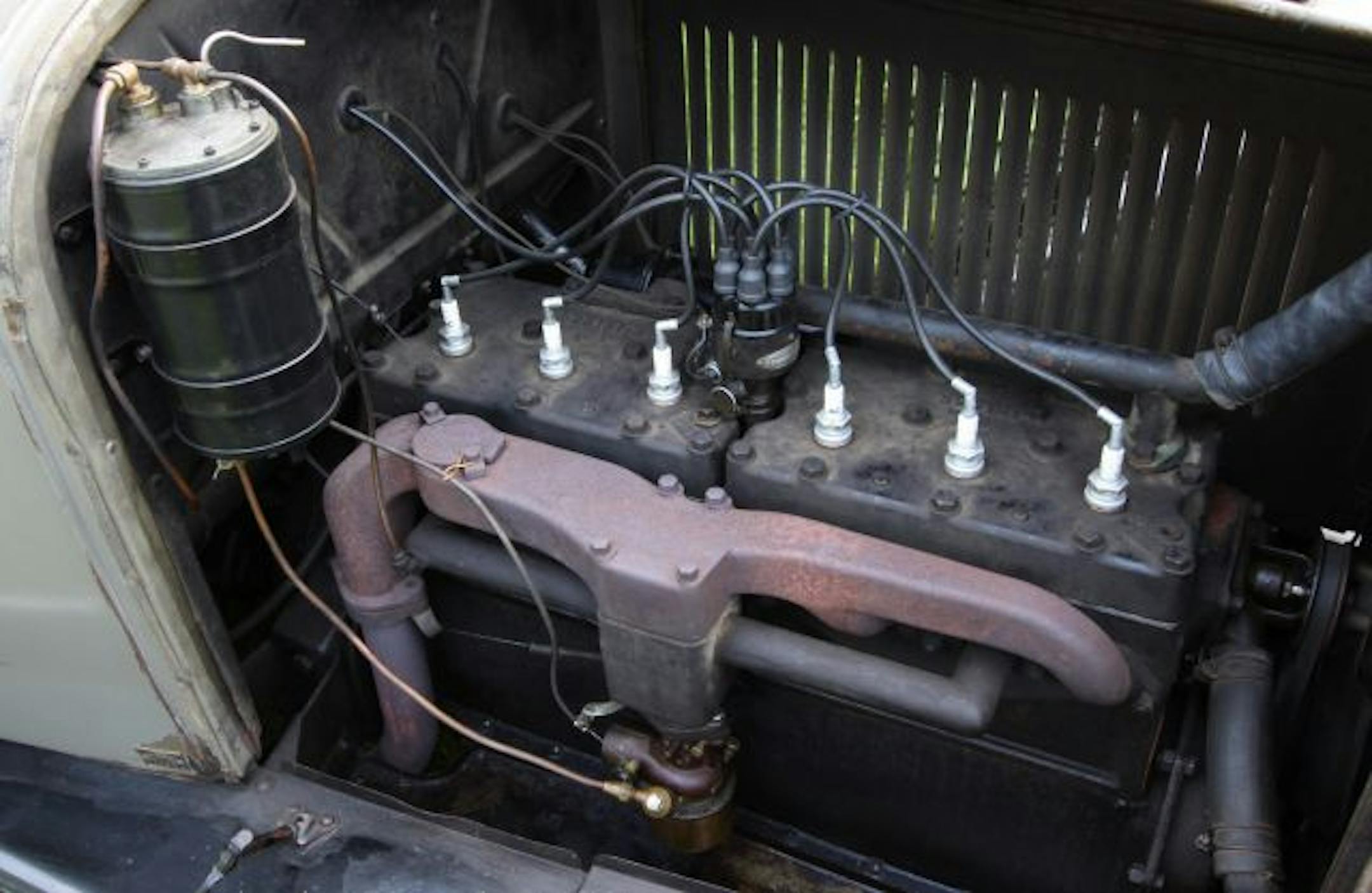 Engine of the 1926 Pontiac two-door coach,.