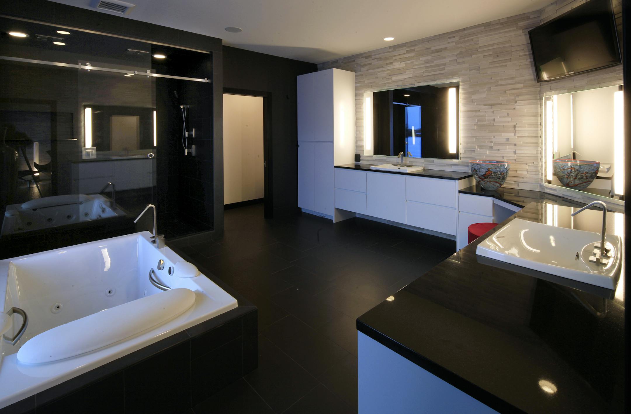 Parade of Homes Dream Home on Lake Minnetonka at 4384 Manitou Road Tonka Bay, MN on March 1, 2013. ] JOELKOYAMA•joel koyama@startribune.com