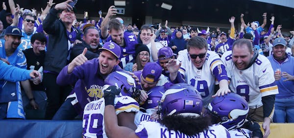 Podcast: Vikings, fans swarm Los Angeles in resounding win over Chargers
