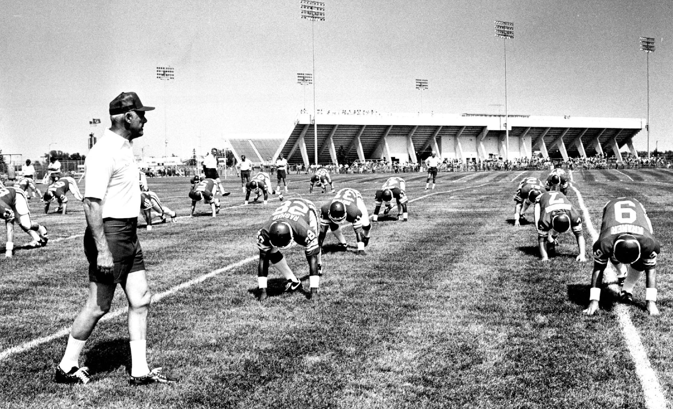 July 30, 1982 Coach Bud Grant surveyed workouts as the Vikings opened training camp for the 1982 season at Mankato State University. July 29, 1982 John Croft, Minneapolis Star Tribune ORG XMIT: MIN2015041416292597