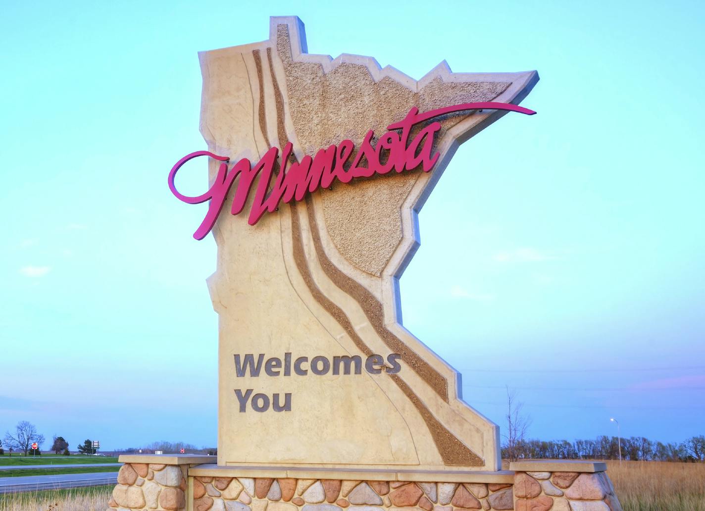 Minnesota welcomes you sign at the state border