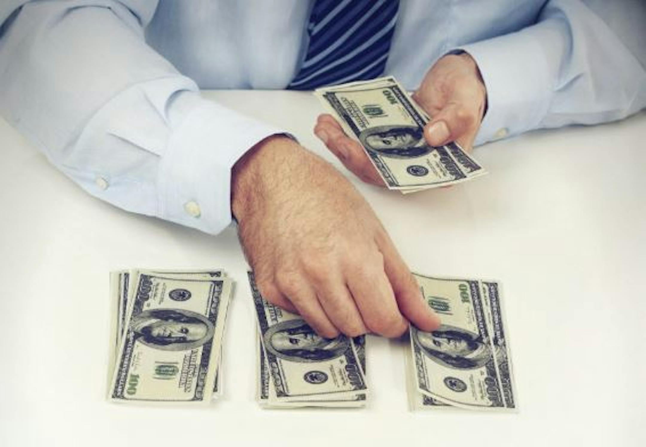 Restaurant chains are pulling out all the stops to attract and retain cooks and cashiers amid persistently low unemployment. The latest move: Same-day and next-day paychecks.