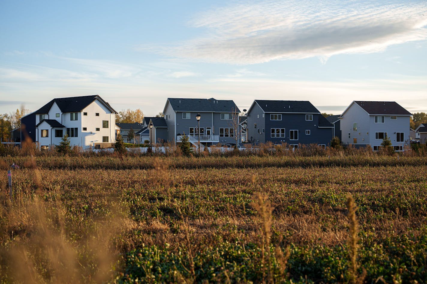 Experts estimate that only 10 percent of Minnesota Somali families own their home. A contract for deed has offered a pathway out of overcrowded apartments and subsidized housing. Photo by Drew Arrieta, Sahan Journal