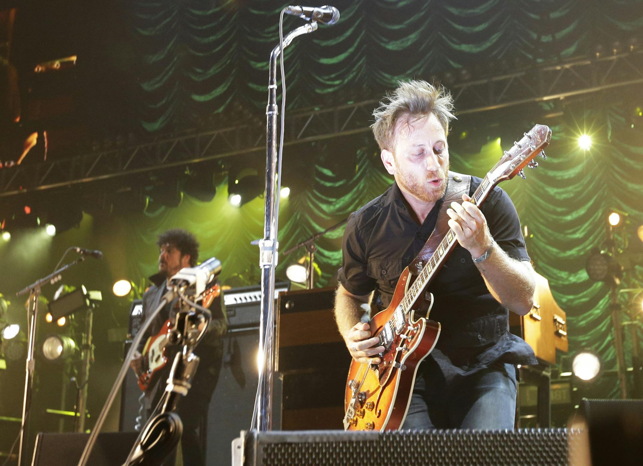 The Black Keys perform at Target Center in Minneapolis, Friday, Oct. 24, 2014. ( Photo/Ann Heisenfelt) ORG XMIT: 165347 BLACKKEYS1025144