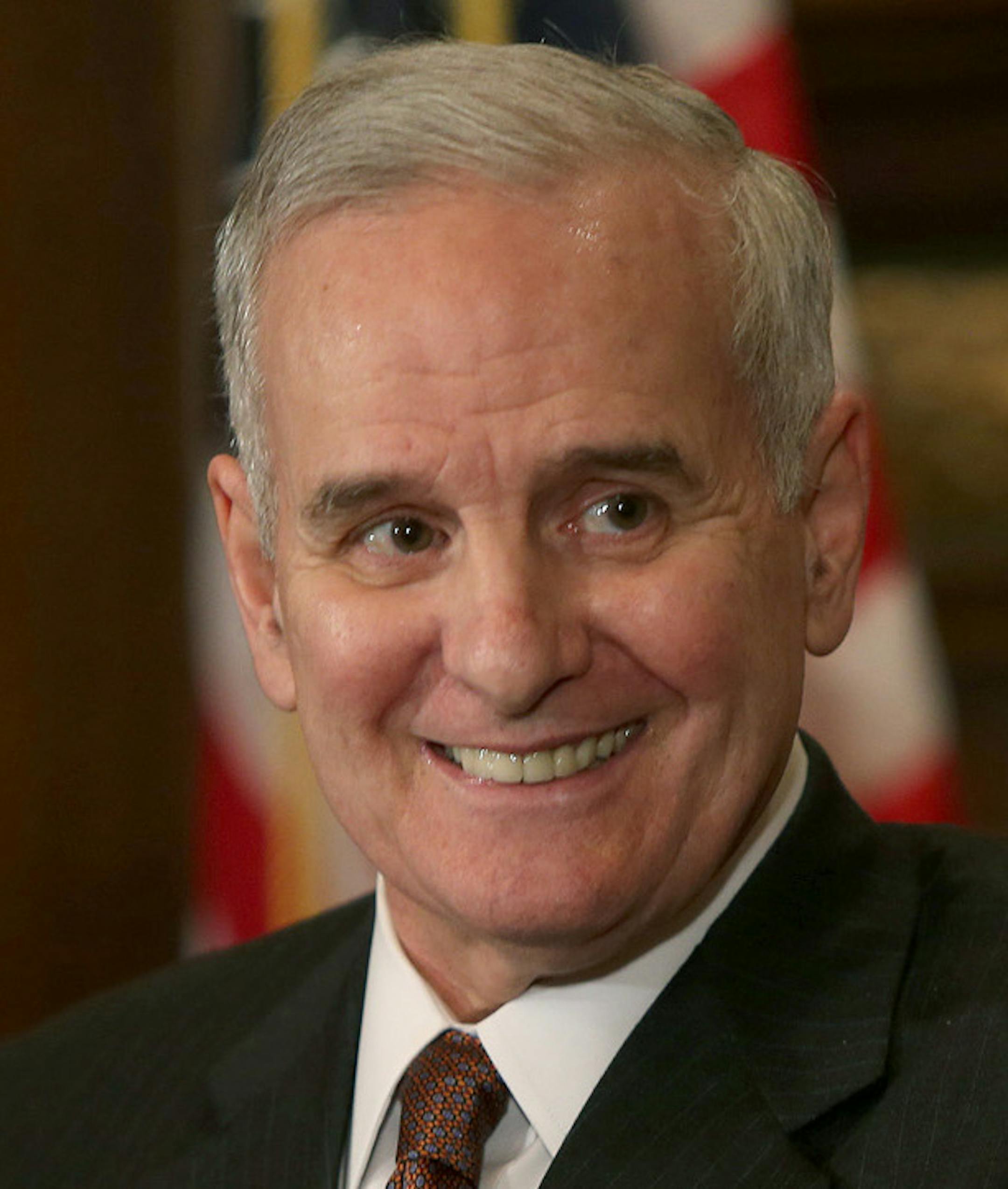 Governor Mark Dayton held a news conference in the Governor's Reception Room to announce his capital investment (bonding) proposal for the 2014 Legislative Session, Wednesday, January 15, 2014 in St. Paul, MN. "My proposals will put thousands of Minnesotans to work throughout our state," the Governor said. (ELIZABETH FLORES/STAR TRIBUNE) ELIZABETH FLORES &#xac;&#x2022; eflores@startribune.com ORG XMIT: MIN1401151129582347 ORG XMIT: MIN1403061304362124