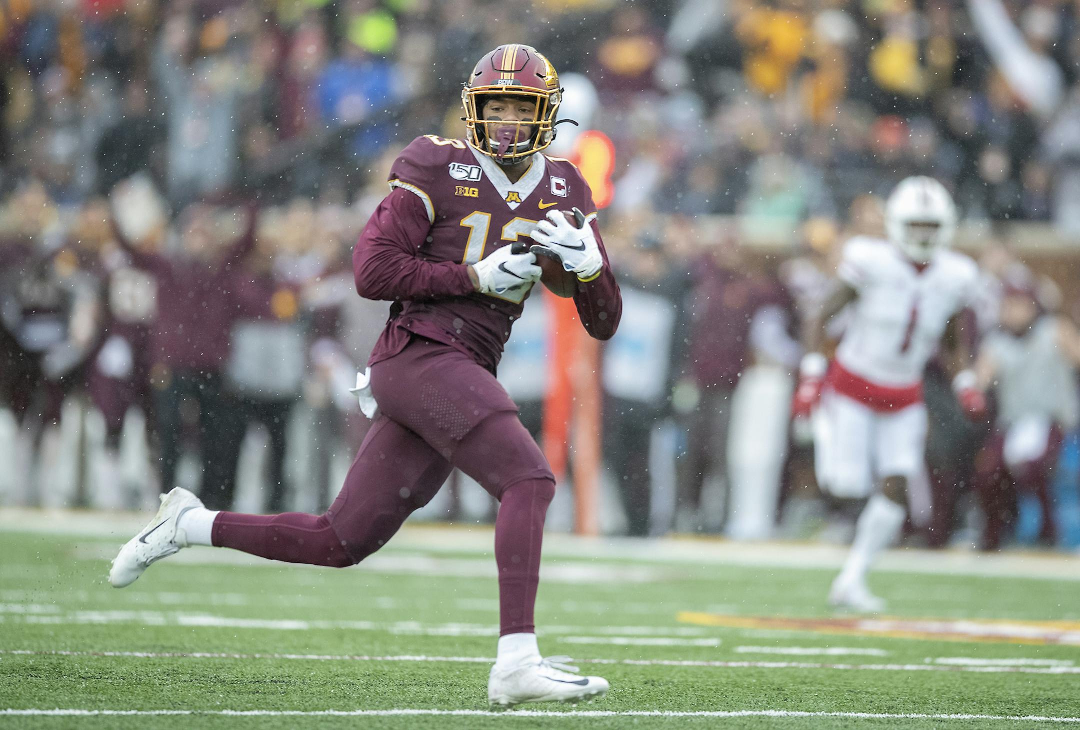 Minnesota Gophers wide receiver Rashod Bateman ran the ball in for a 51-yard first quarter touchdown. ] ELIZABETH FLORES • liz.flores@startribune.com Minnesota Gophers take on the Wisconsin Badgers at TCF Bank Stadium, Saturday, November 30, 2019 in Minneapolis, MN.