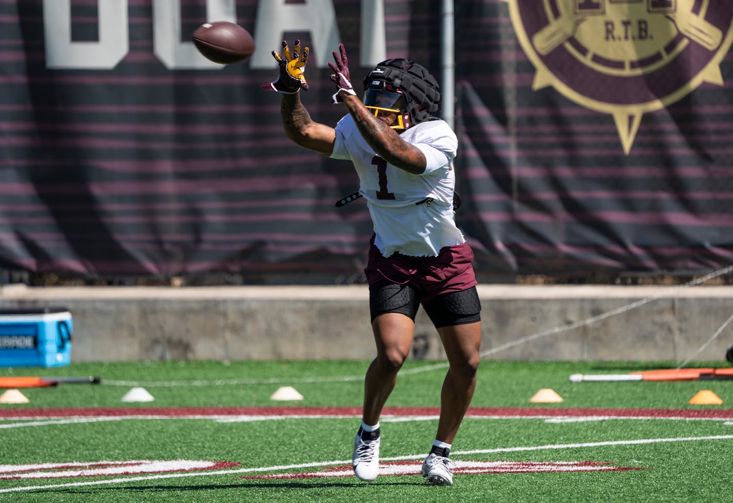 Running back Darius Taylor (1) catches the ball during an open Gophers football practice at the Universtiy of Minnesota Tuesday, Aug. 15, 2023 in Minneapolis, Minn. ] RENEE JONES SCHNEIDER • renee.jones@startribune.com