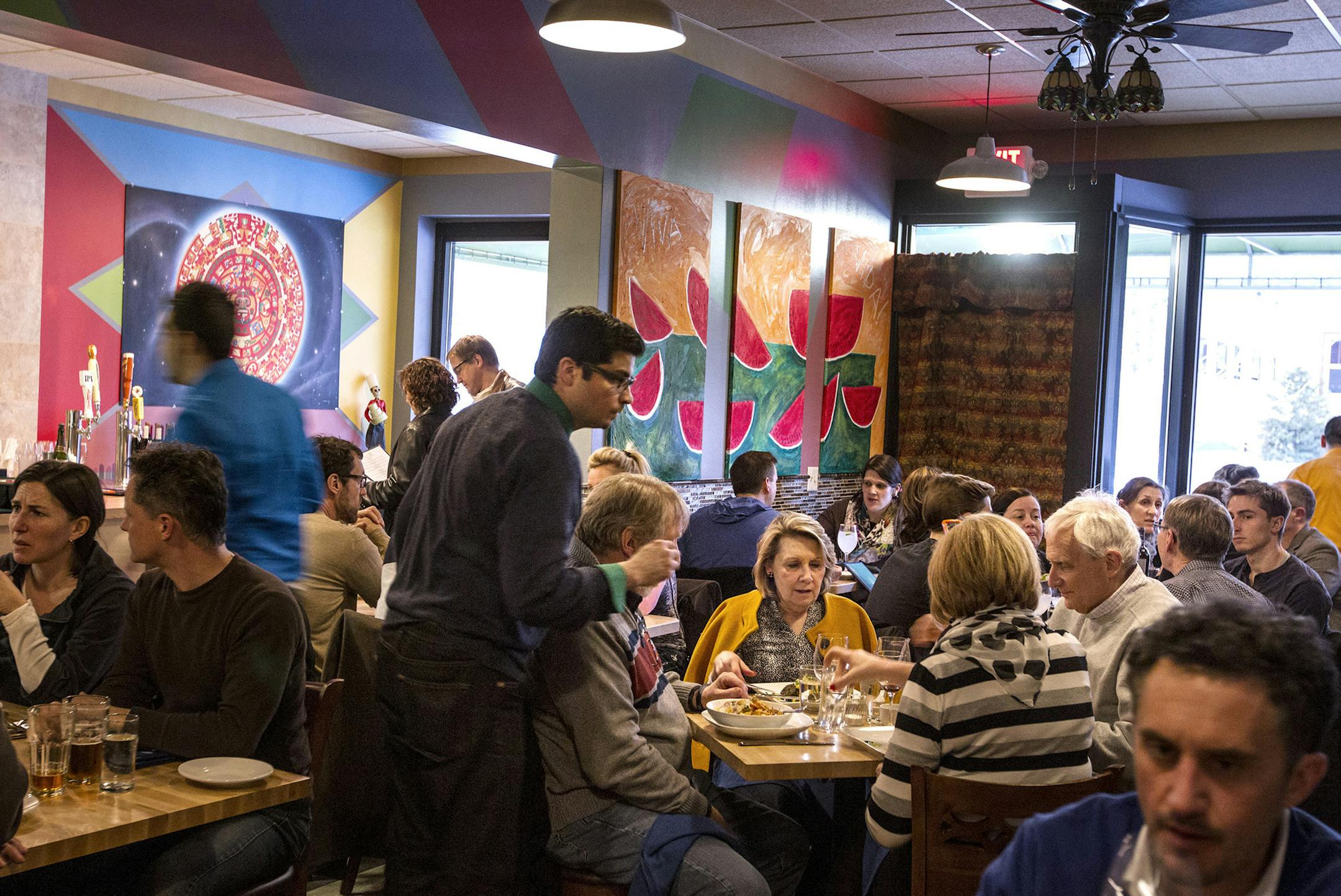 A typically busy evening at La Fresca.