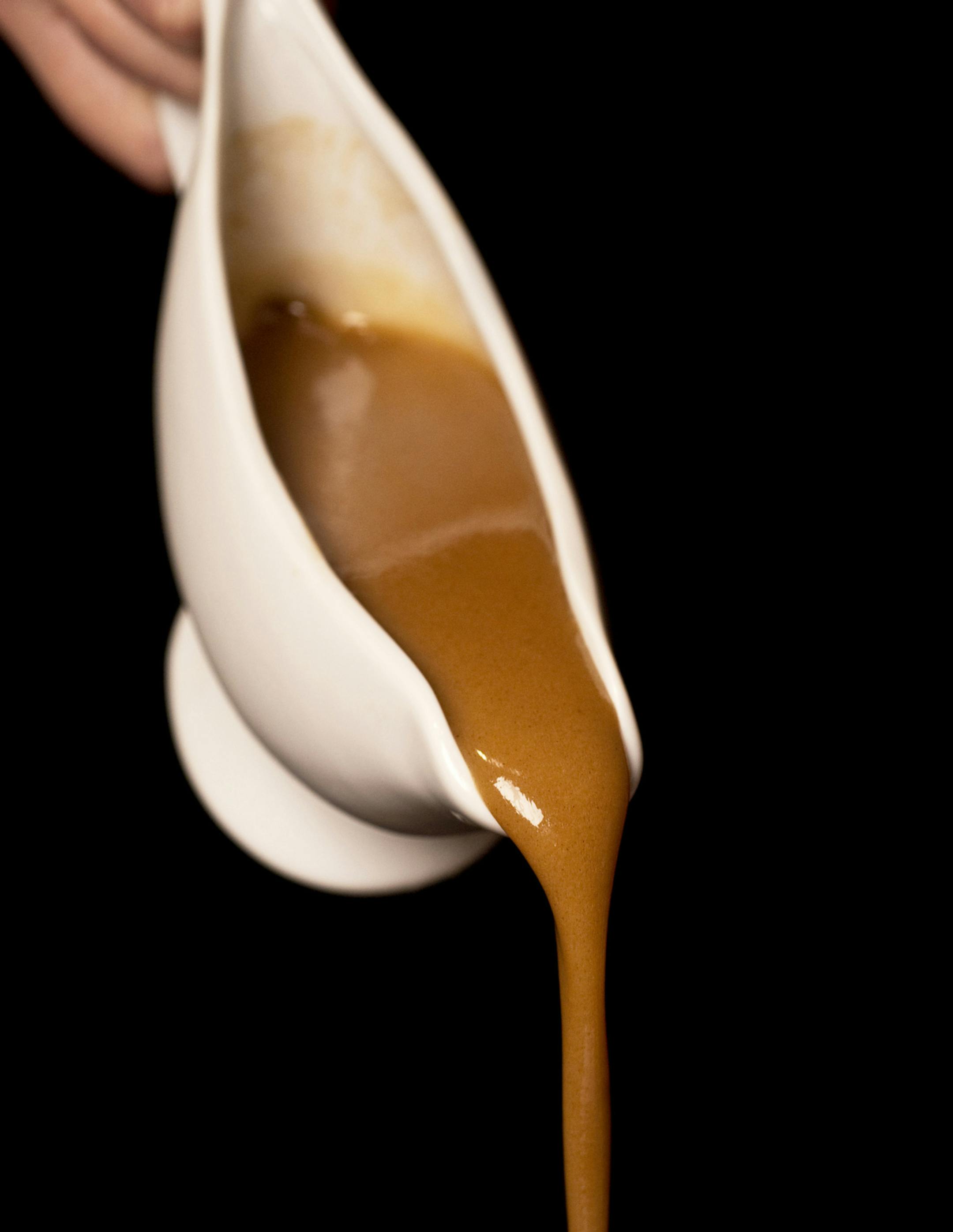 Making gravy is simple - start with a roux and add turkey stock. (Gary O'Brien/Charlotte Observer/TNS) ORG XMIT: 1192876