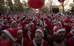 Runners in Madrid, dressed for the season.