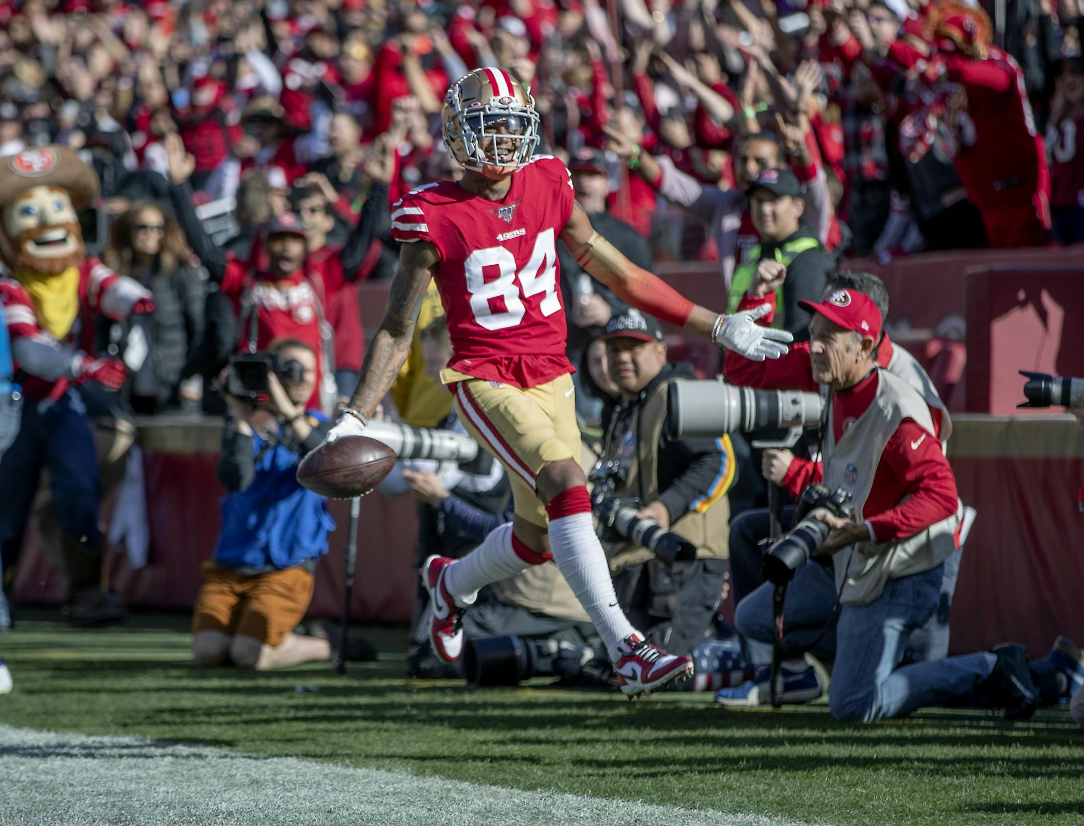 San Francisco 49ers wide receiver Kendrick Bourne celebrated his touchdown in the first quarter.
