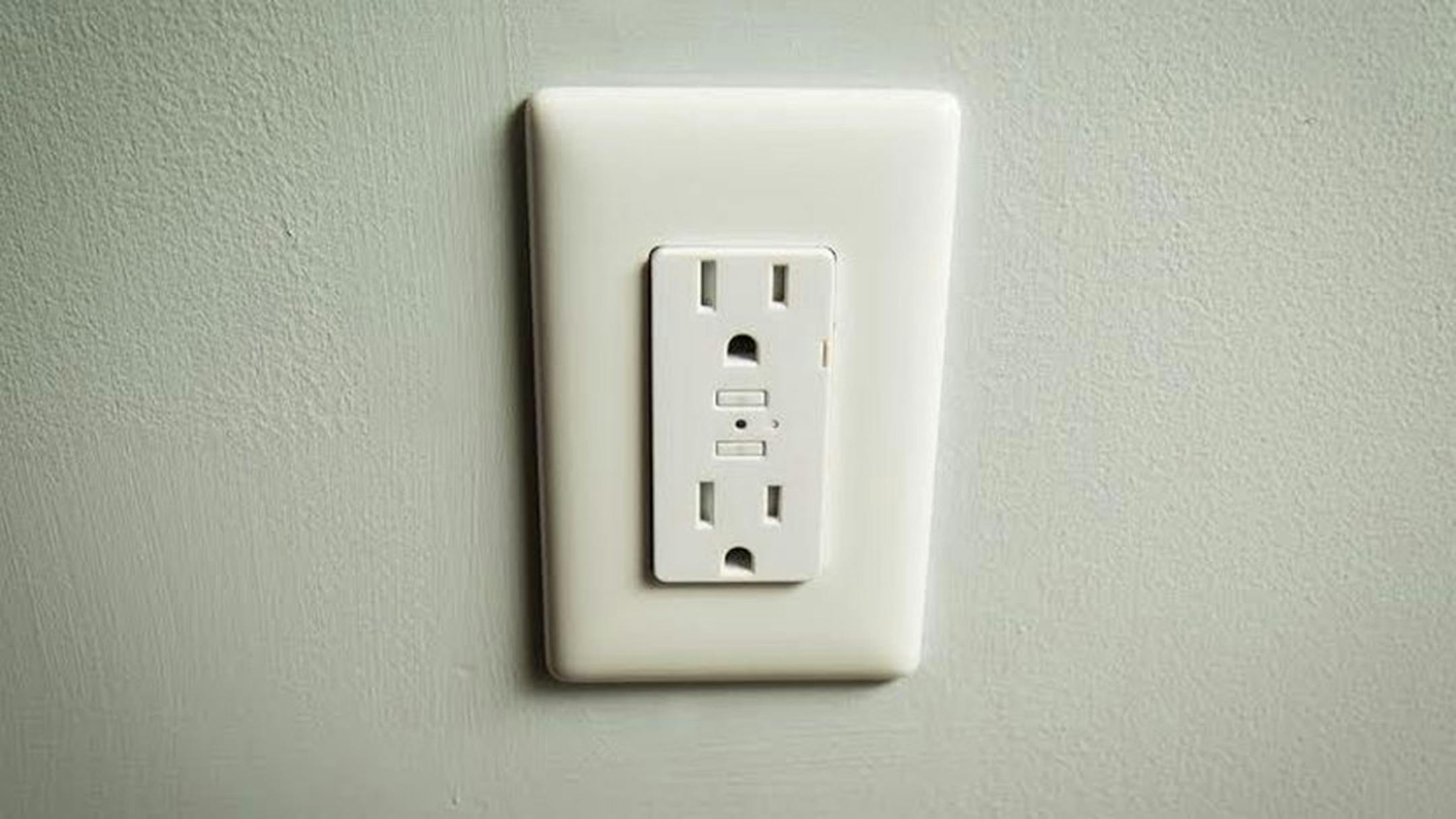 This is the best smart outlet on the market right now, but unless you're committed to splurging on a seamless smart home, you're better off just going with a plug-in smart switch. (Chris Monroe/CNET/TNS) ORG XMIT: 1217711