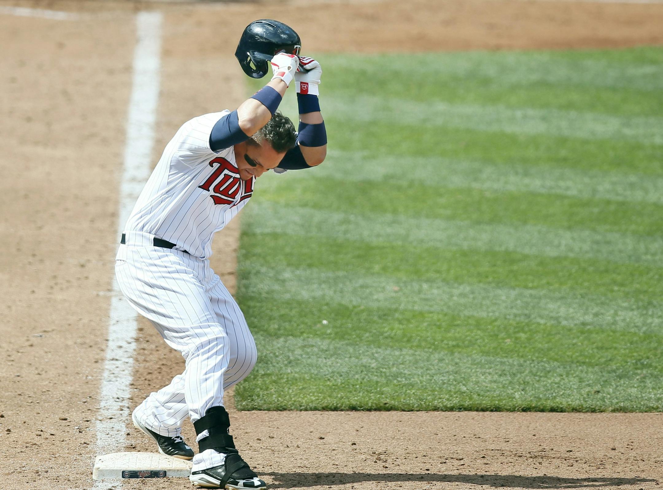 The Twins' Oswaldo Arcia couldn't hide his disappointment after hitting an infield popup in the fifth inning against the White Sox on Sunday.