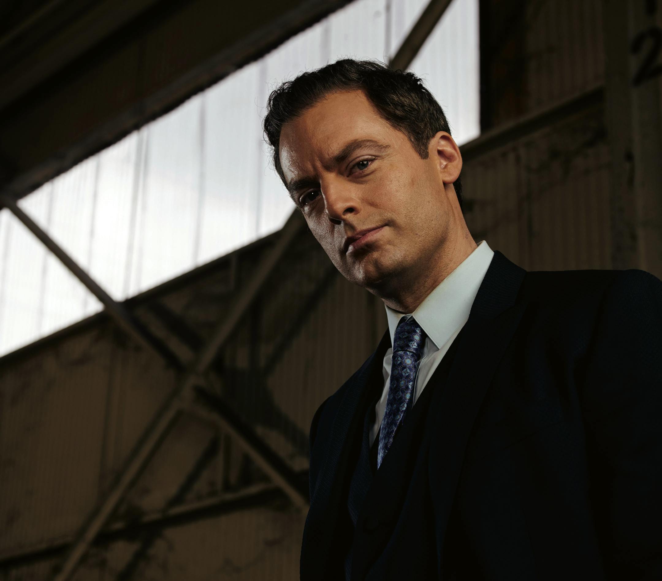 FOR USE WITH FYI_TV CONTENT ONLY. APB: Justin Kirk in APB premiering Monday, Feb. 6 (9:01-10:00 PM ET/PT) on FOX. &#xa9;2016 Fox Broadcasting Co. Cr: FOX
