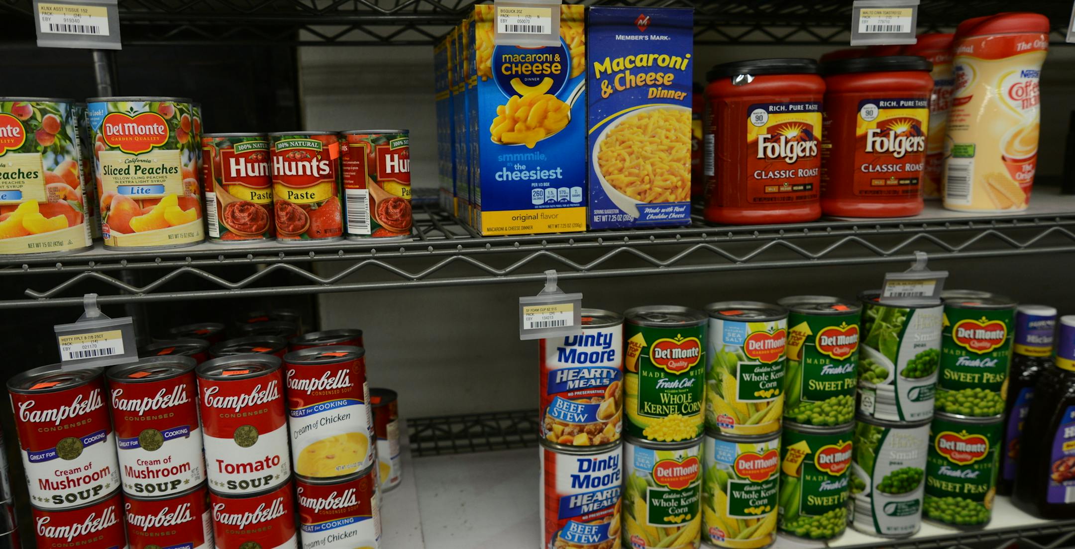 Minneapolis is pouring resources into replenishing so-called "food deserts," or areas where healthy food - especially produce - is scarce. But as the city is about to expand a program that requires corner stores to have higher-quality offerings, some researchers are finding that it's not as simple as just putting fresher food in neighborhood stores. Sami at a Broadway and Fremont Ave gas station say's that potato chips and candy are his number one sellers. ] Richard.Sennott@startribune.com Richa