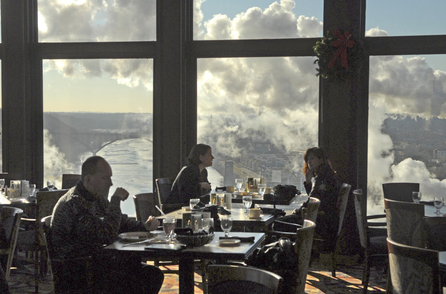 The Carousel restaurant offered 360-degree views of St. Paul from the 22nd floor.