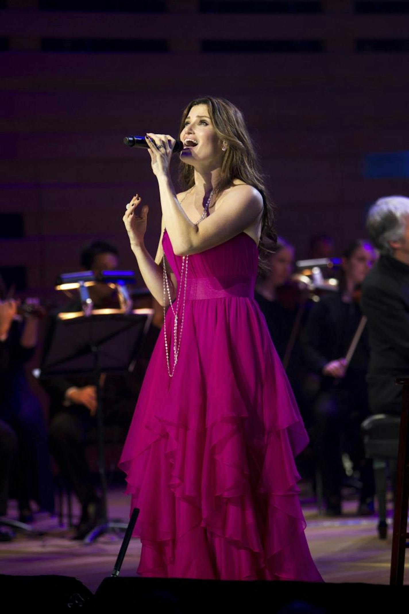 Idina Menzel in concert