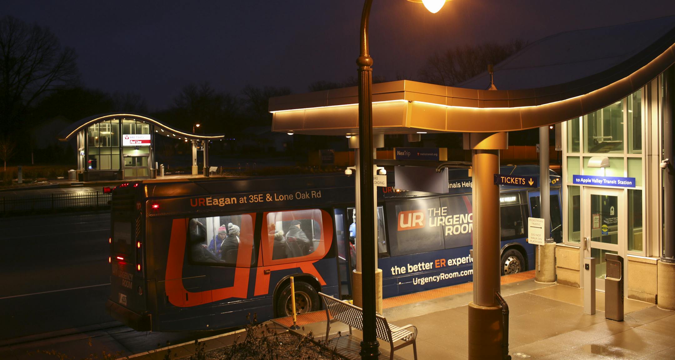 A southbound Red Line bus at the stop at 140th St. in Apple Valley Tuesday evening. ] JEFF WHEELER ‚Ä¢ jeff.wheeler@startribune.com The Red Line stop near 140th St. in Apple Valley Tuesday evening, December 22, 2014
