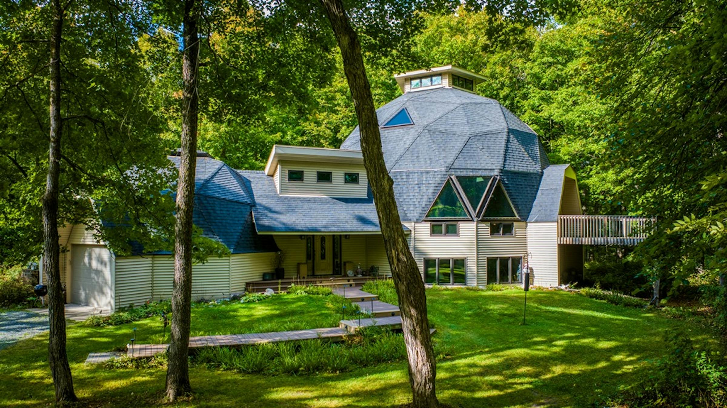 Dome home in northern Minnesota is energy-efficient, weather-resistant — and listed at 9,000