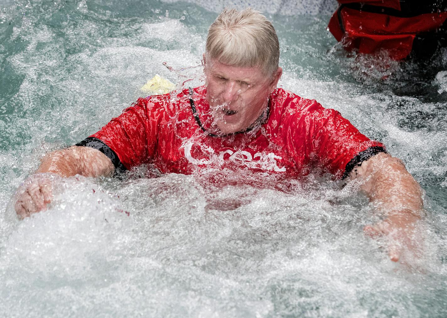 Former NFL player Dave Casper did the Polar Plunge at Super Bowl Live on Nicollet Mall in Minneapolis. ] CARLOS GONZALEZ &#x2022; cgonzalez@startribune.com - Minneapolis, MN - January 30, 2018 - Polar Plunge Super Bowl Live at the Verizon stage on Nicollet Mall at 8th Street.